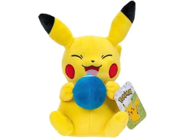 Pokemon Pluche - Pikachu with Oran Berry