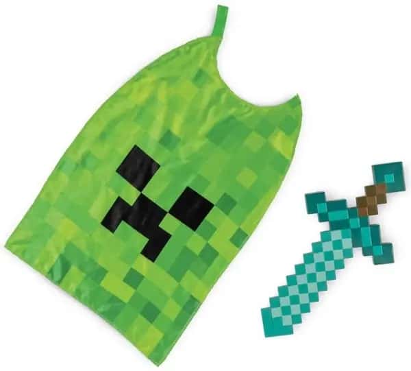 Minecraft - Diamond Sword & Cape Set